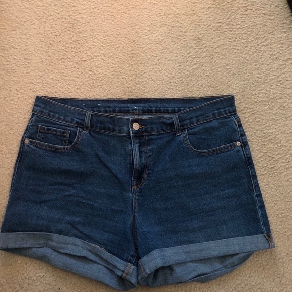 Old Navy | Boyfriend Short - Picture 4 of 5